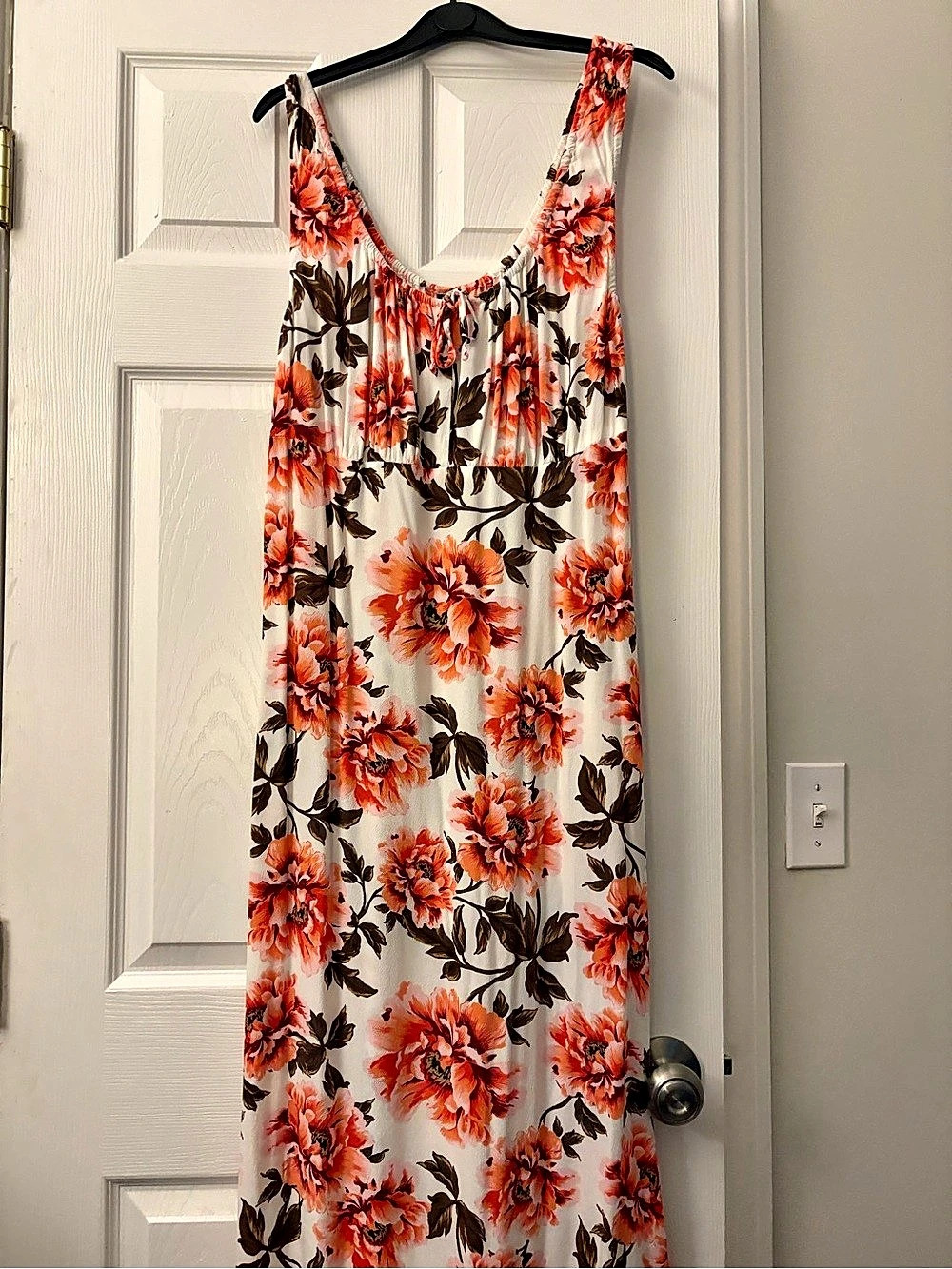 Old Navy Floral Maxi Dress in Orange & White Size Large Like New